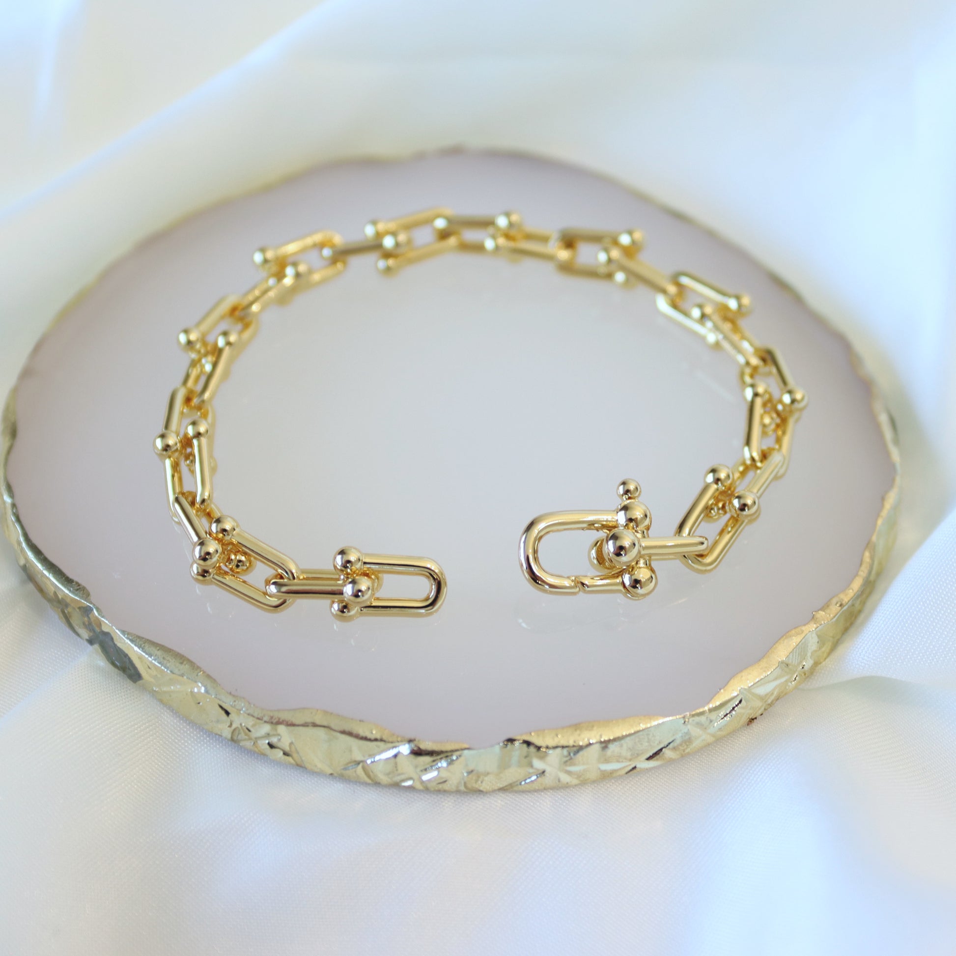Interlocking Tiff Design Bracelet - Kalopsia Accessories